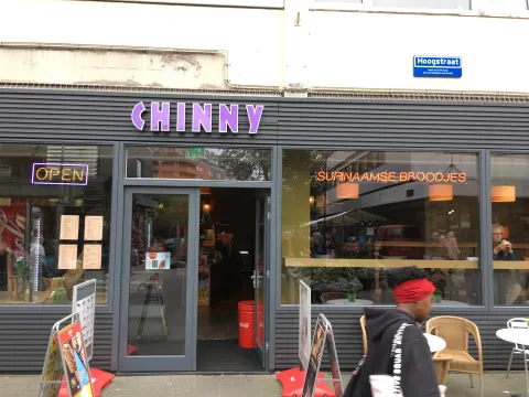 Foto 3 van Chinny's
