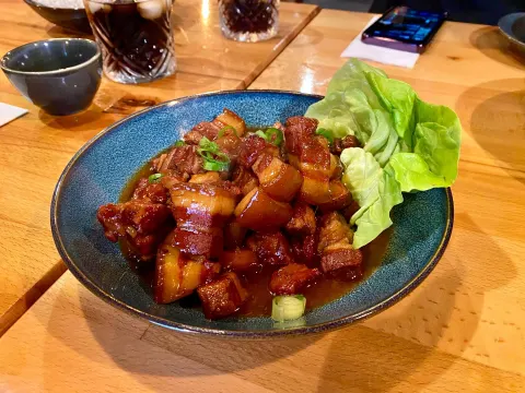 Shi Kitchen Restaurant 大街小巷