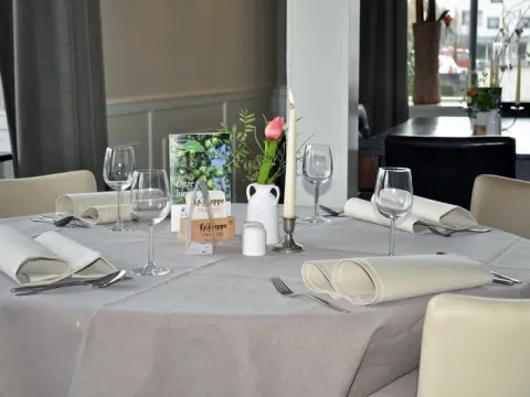 Foto 3 van Hostellerie De Maasduinen & IJssalon De Zeuten Inval