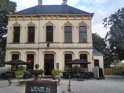 Villa Royal