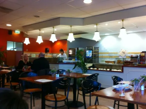 Foto 2 van Lunchroom "De Woonboulevard"