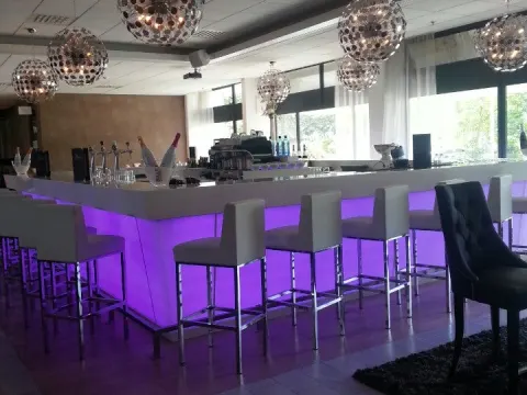 Brut Bubbles & Bites