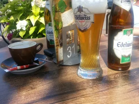 Foto 3 van Blusser
