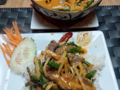 YUMYUM