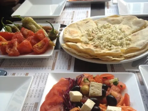 Foto 2 van Eethuis Tadim