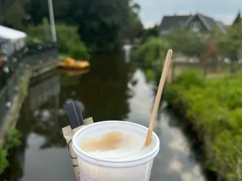 Foto 2 van De Verkeerde Wereld