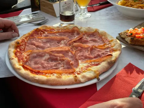 Foto 2 van Pizzeria Ristorante Monterosso