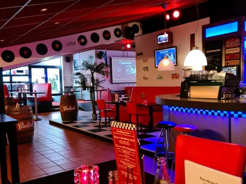 Chef Burgers & Lounge