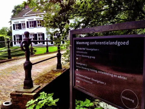 Foto 2 van Blooming, Bergen