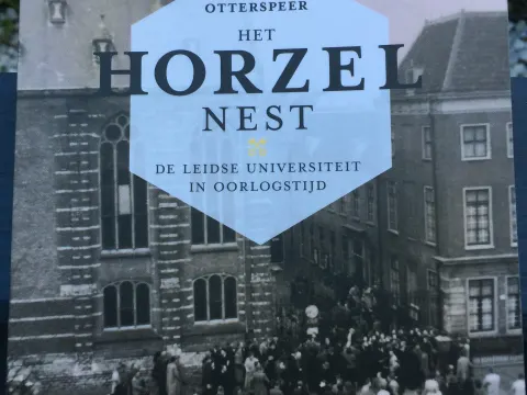 Foto 2 van Koninklijke Roei- & Zeilvereeniging 'De Maas' - Sociëteit