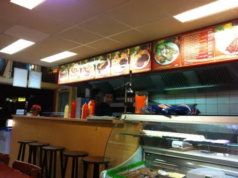 Moes