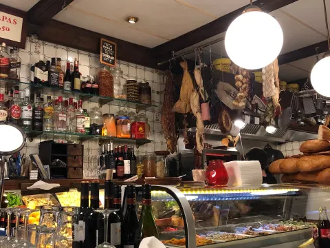 Foto 5 van Tapas bar Català