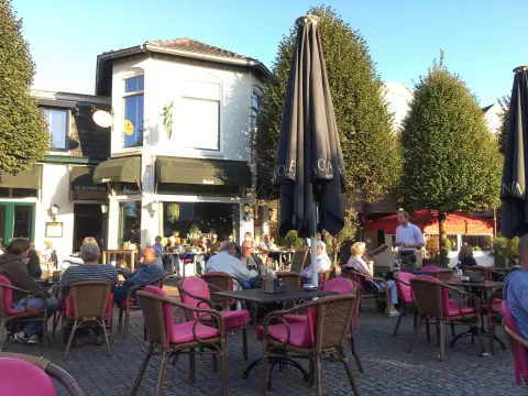 Foto 4 van De Notabelen