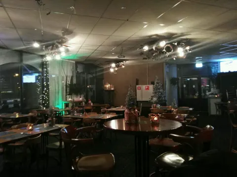 Foto 3 van Resto Bar & Brasserie