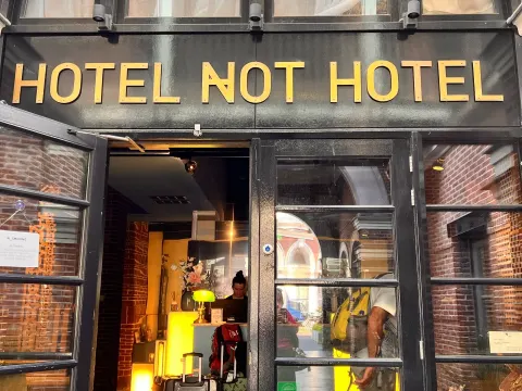 Foto 4 van Hotel Not Hotel