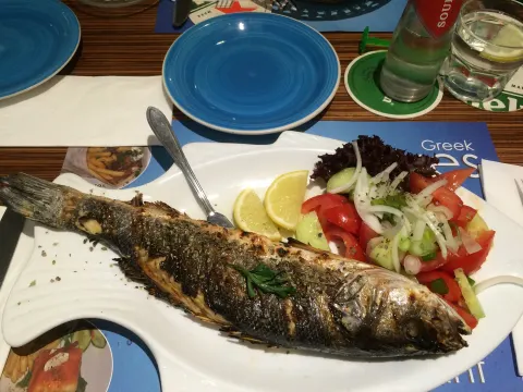 Foto 4 van Waves Greek Restaurant