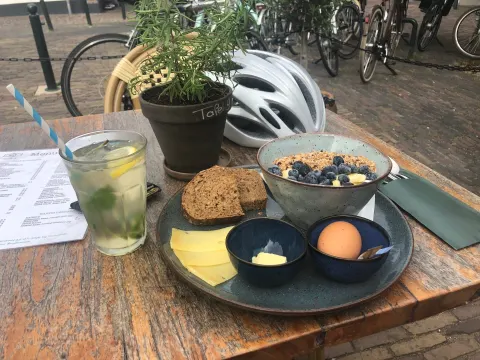 Foto 2 van Uyt In Wijk