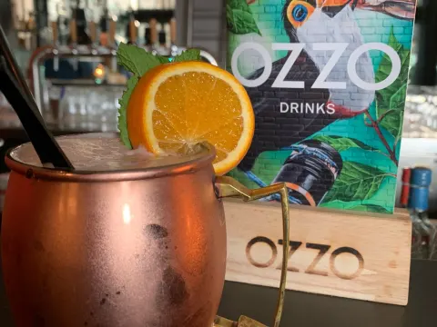 Ozzo (winebar & lounge)