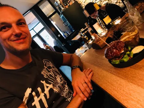 Foto 4 van Iveau Burgers & Wijnbar