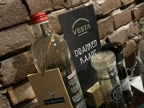 Foto 2 van Vesta