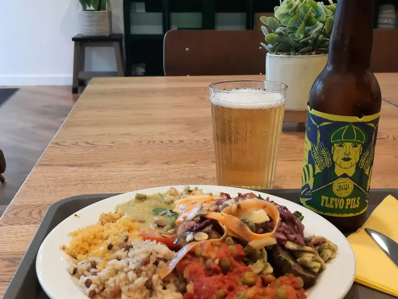 Foto 1 van Volkskantine