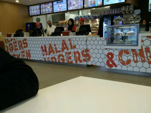 halal fried chicken (hfc) - Overvecht