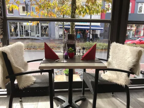 Cafe Restaurant "Suisse"