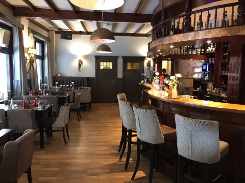 Foto 3 van Cafe Restaurant "Suisse"
