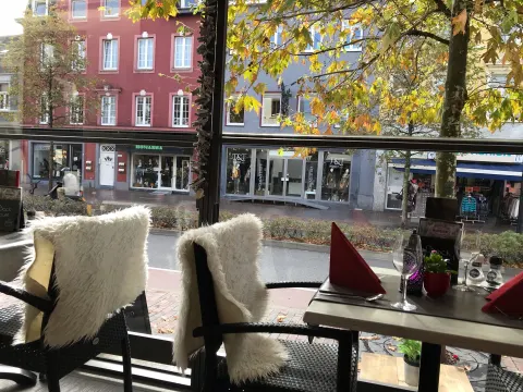 Cafe Restaurant "Suisse"