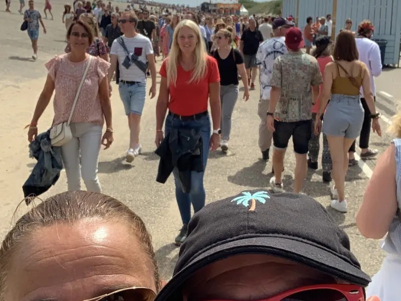 Foto 1 van Dickenz aan het strand