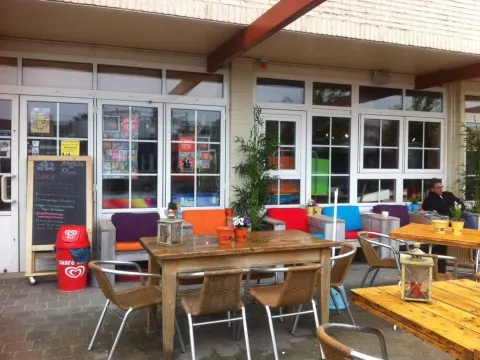 Foto 4 van Badhus De Flevo - Sopkafee