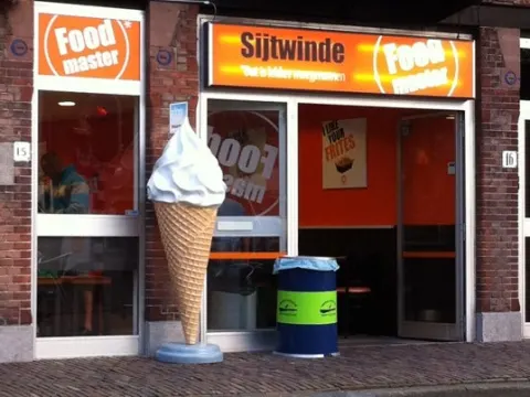Foto 2 van Cafetaria Sytwinde