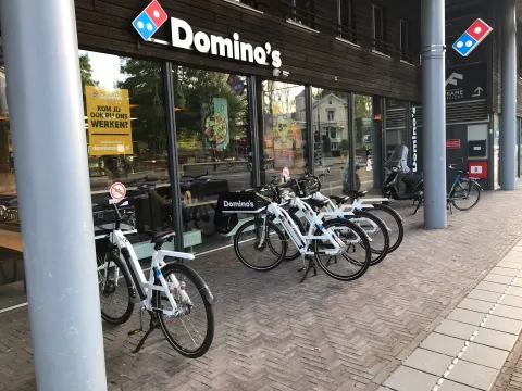 Domino's Pizza Haarlem 3 - Station