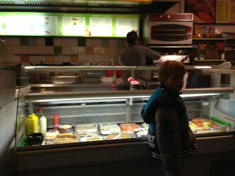 Foto 3 van Snackbar Stomy's
