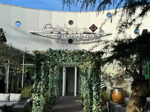 Foto 2 van Cedars