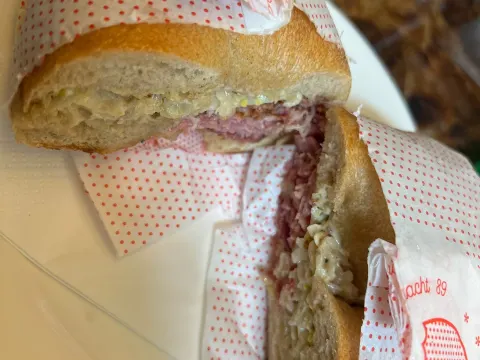 Foto 4 van Flo’s Deli
