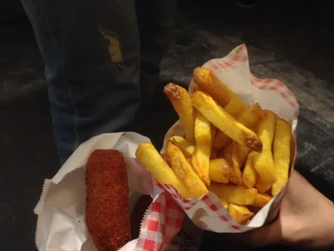 Friteshuis Van Gogh "Om de Hoek"