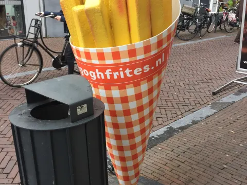 Friteshuis Van Gogh "Om de Hoek"