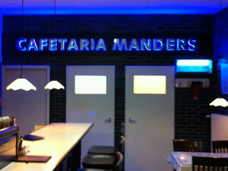 Foto 1 van Cafetaria Manders