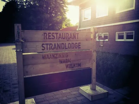 Strand Lodge