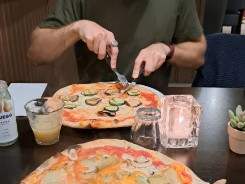 Karalis Pizzeria
