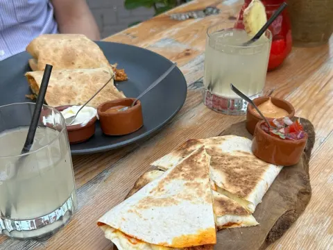 Cantina Caliente