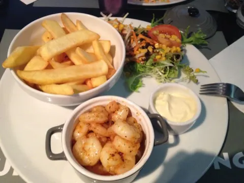 Lunch & Lounge
