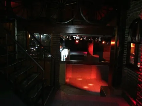 Bar Dancing D'ald Wal
