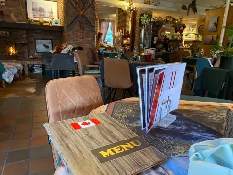 Canadian Restaurant Mondani
