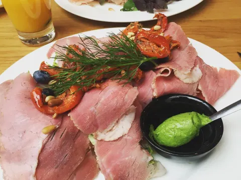 Nostra Lunch Winebar
