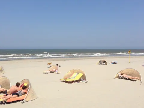 Foto 4 van Strandtent De Branding - Westland