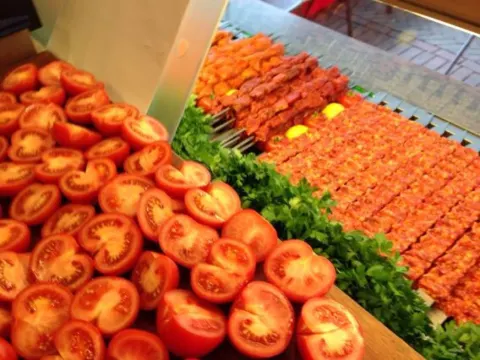 Foto 2 van Bekir Usta Adana Kebab