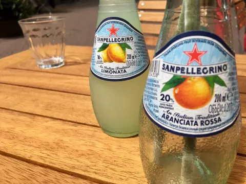 Foto 2 van Het Eiland eten en drinken