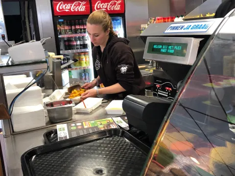 Foto 5 van Snackbar Het Plein
